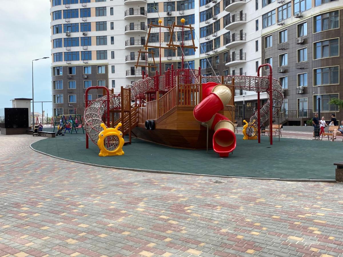 Razor Apartment With Terrace, Kamanina Odessa Ngoại thất bức ảnh