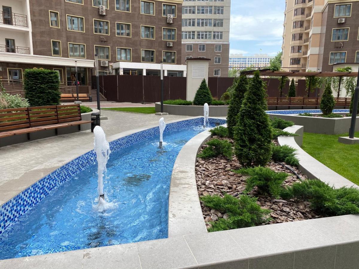 Razor Apartment With Terrace, Kamanina Odessa Ngoại thất bức ảnh